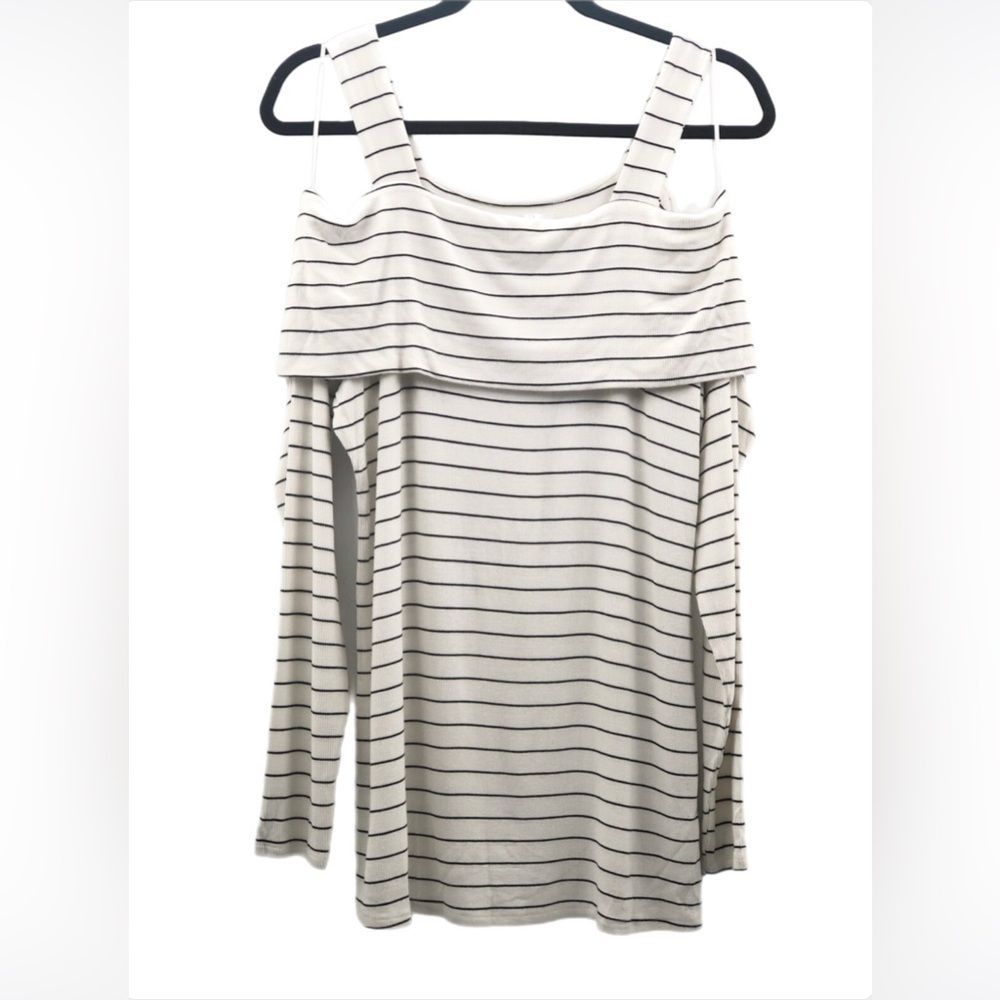 NWT MOTHERHOOD maternity’s off shoulder top